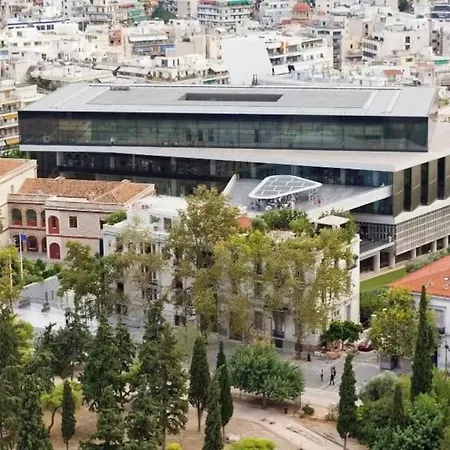 Traveler's Dream In Historic Acropolis Downtown Apartment *